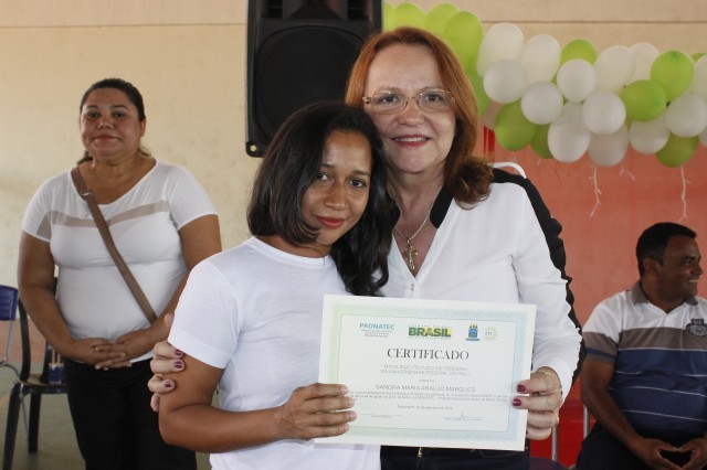 120 alunos dos cursos do PRONATEC recebem Certificados no município de Miguel Alves  - Imagem 35