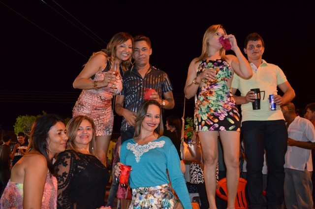 Vera Mendes comemora seus 19 anos e Frank Aguiar agita multidão. Veja a cobertura fotográfica: - Imagem 79