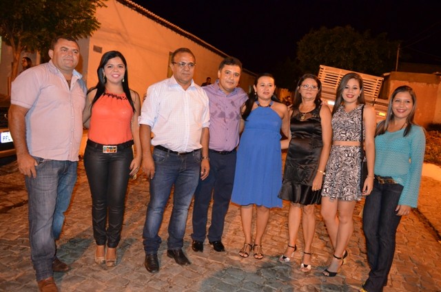 Vera Mendes comemora seus 19 anos e Frank Aguiar agita multidão. Veja a cobertura fotográfica: - Imagem 48