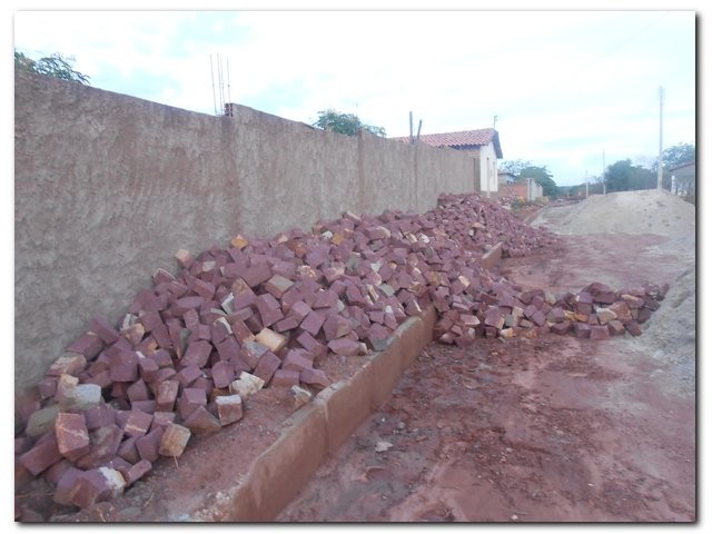 Prefeitura Municipal de Inhuma calça o Bairro Meireles - Imagem 4