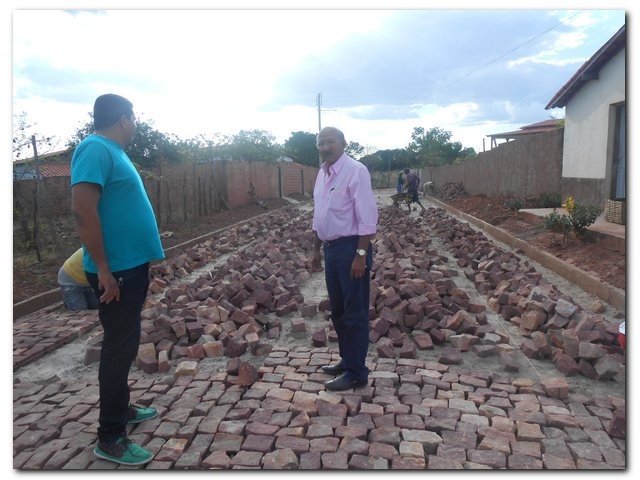 Prefeitura Municipal de Inhuma calça o Bairro Meireles - Imagem 12