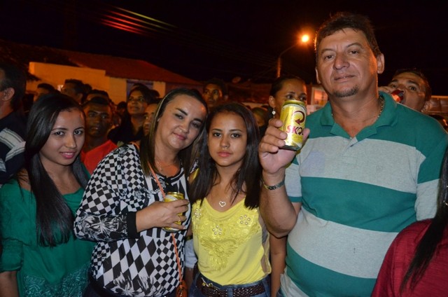 Vera Mendes comemora seus 19 anos e Frank Aguiar agita multidão. Veja a cobertura fotográfica: - Imagem 63