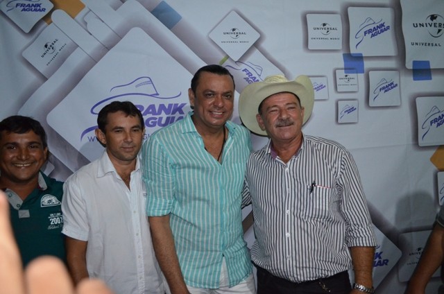 Vera Mendes comemora seus 19 anos e Frank Aguiar agita multidão. Veja a cobertura fotográfica: - Imagem 45