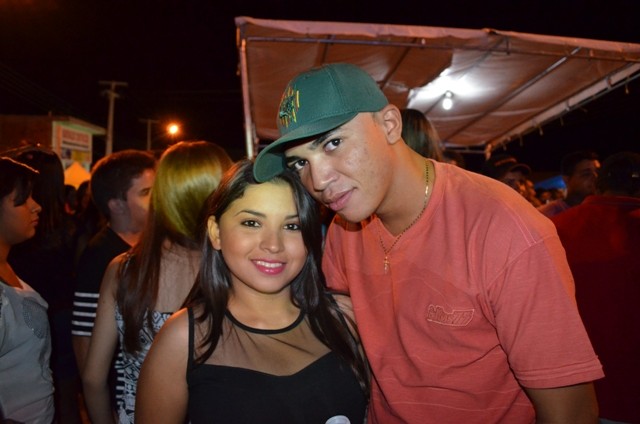 Vera Mendes comemora seus 19 anos e Frank Aguiar agita multidão. Veja a cobertura fotográfica: - Imagem 68