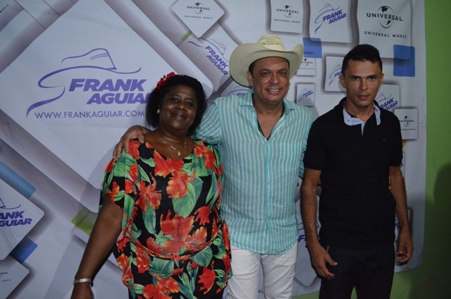 Vera Mendes comemora seus 19 anos e Frank Aguiar agita multidão. Veja a cobertura fotográfica: - Imagem 41