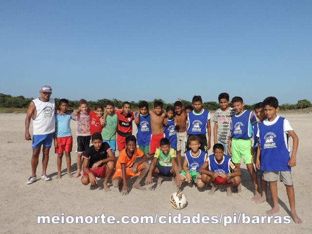 Professor Arturo Carvalho comanda escolinha de futebol em Barras - Imagem 2