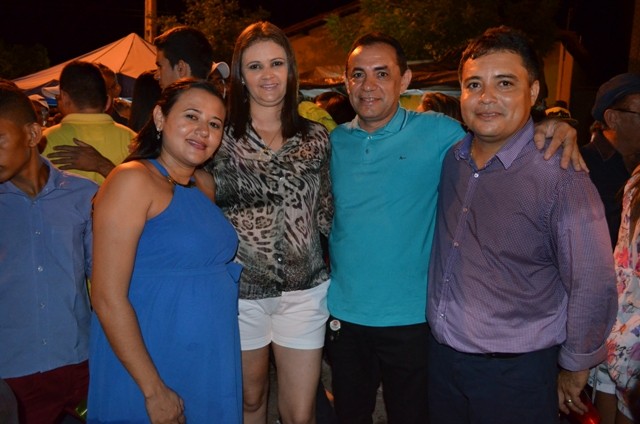 Vera Mendes comemora seus 19 anos e Frank Aguiar agita multidão. Veja a cobertura fotográfica: - Imagem 28