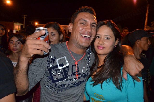 Vera Mendes comemora seus 19 anos e Frank Aguiar agita multidão. Veja a cobertura fotográfica: - Imagem 64