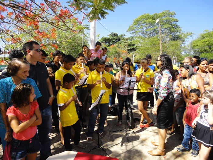 Prefeito entrega à comunidade religiosa a nova imagem da Virgem dos Remédios! - Imagem 1