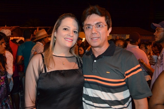 Vera Mendes comemora seus 19 anos e Frank Aguiar agita multidão. Veja a cobertura fotográfica: - Imagem 58
