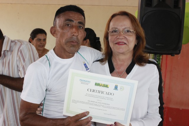 120 alunos dos cursos do PRONATEC recebem Certificados no município de Miguel Alves  - Imagem 19