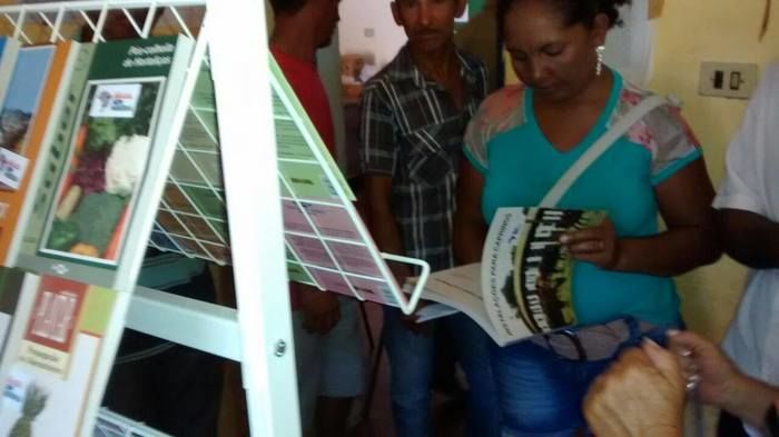 Agricultura e cultura. Montada biblioteca com informações agrícolas - Imagem 2