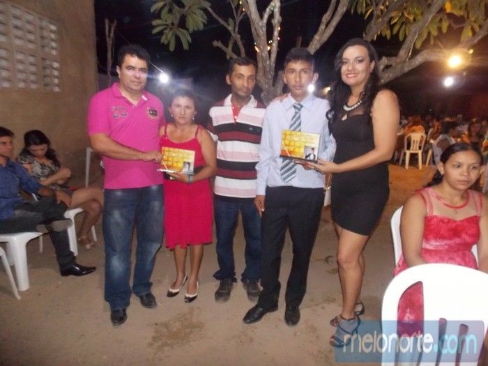 Colação de grau do 9º ano dos alunos da escola Dirceu Mendes Arcoverde - Imagem 56