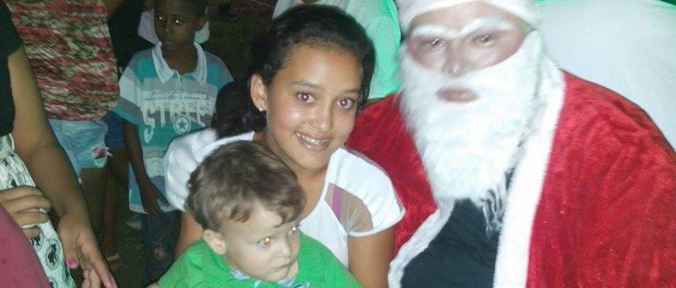 Papai Noel recebe crianças todas as noites na Praça das Vitórias em Oeiras