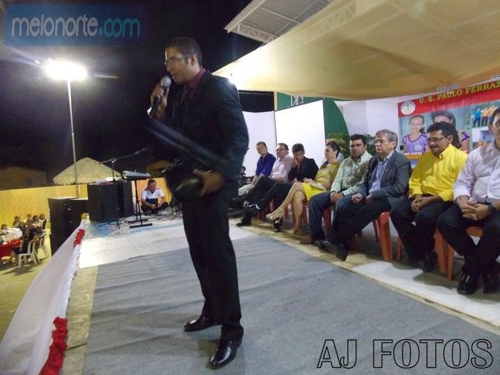 Solenidade de premiação entrega de medalhas U.E Paulo Ferraz - Imagem 13