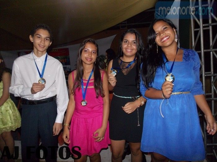 Solenidade de premiação entrega de medalhas U.E Paulo Ferraz - Imagem 64
