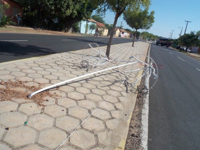 Ornamentação natalina é destruída por vandalismo - Imagem 1