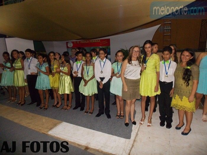 Solenidade de premiação entrega de medalhas U.E Paulo Ferraz - Imagem 30