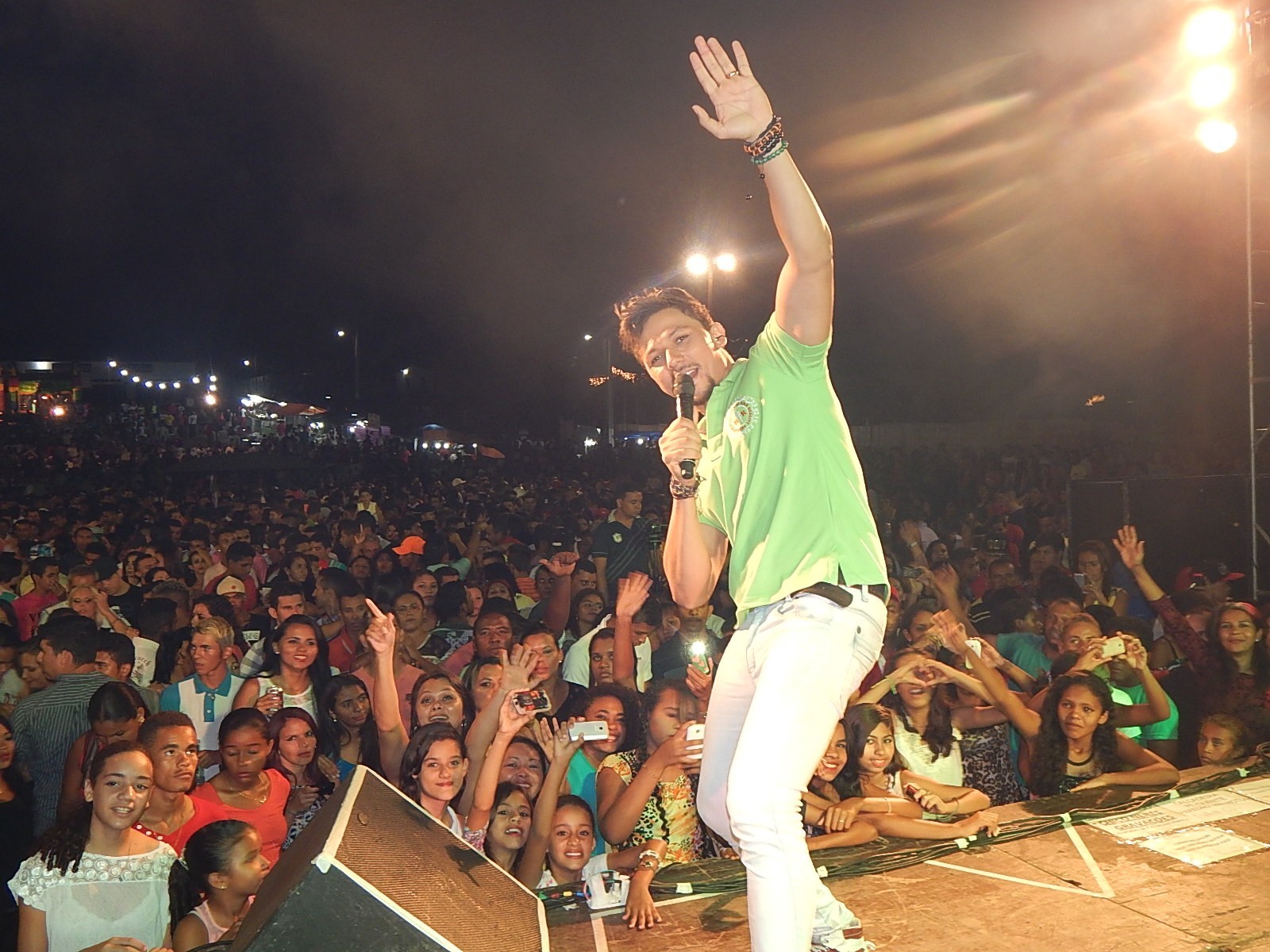 Show da banda Encantus em Lagoinha mais de 5 mil pessoas marcaram presença