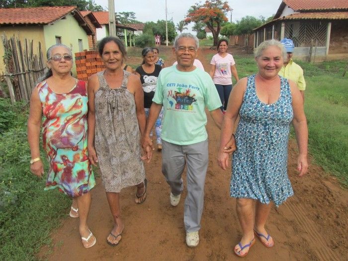 Equipe de Saúde de Pitombeira Faz sua 2ª Caminhada da 3ª Idade no Bairro Baixa - Imagem 43