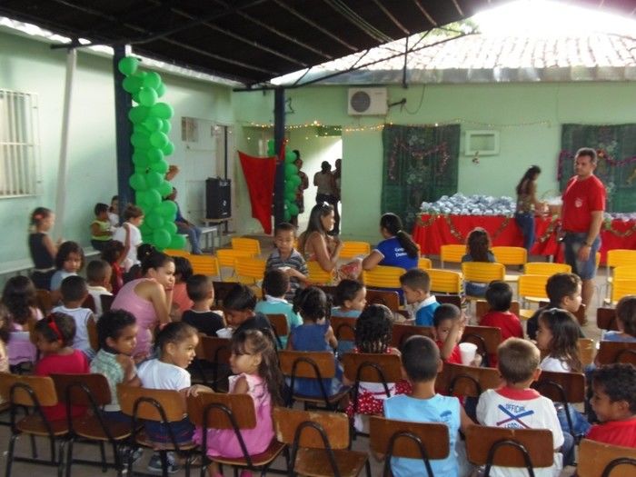A Loja Maçônica Luz e Justiça nº 10 realizou festa de natal para crianças  - Imagem 7
