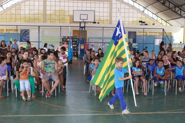 Festa de encerramento do ano letivo para os alunos do PNAIC no Município de Miguel Alves - Imagem 2