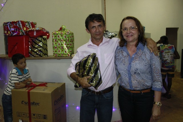 Funcionários participam da Festa de confraternização da Prefeitura de Miguel Alves Nesta Quinta-Feira (19/12), a Prefeitura de Miguel realizou a conf - Imagem 53