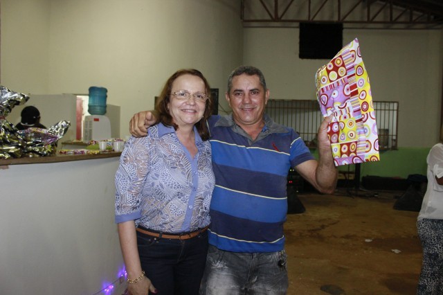 Funcionários participam da Festa de confraternização da Prefeitura de Miguel Alves Nesta Quinta-Feira (19/12), a Prefeitura de Miguel realizou a conf - Imagem 59