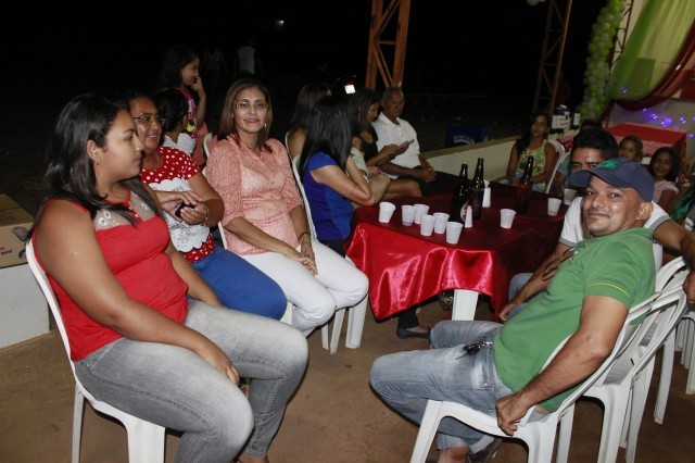 Funcionários participam da Festa de confraternização da Prefeitura de Miguel Alves Nesta Quinta-Feira (19/12), a Prefeitura de Miguel realizou a conf - Imagem 16