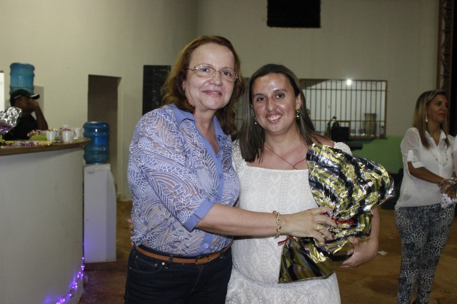 Funcionários participam da Festa de confraternização da Prefeitura de Miguel Alves Nesta Quinta-Feira (19/12), a Prefeitura de Miguel realizou a conf - Imagem 58