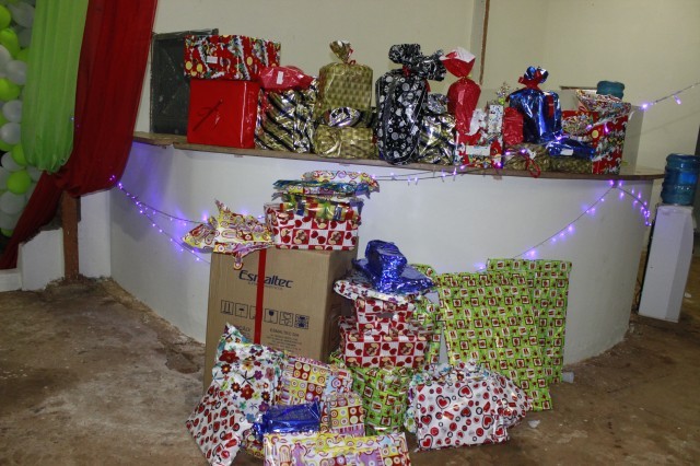 Funcionários participam da Festa de confraternização da Prefeitura de Miguel Alves Nesta Quinta-Feira (19/12), a Prefeitura de Miguel realizou a conf - Imagem 20