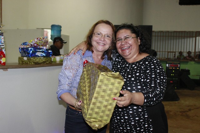 Funcionários participam da Festa de confraternização da Prefeitura de Miguel Alves Nesta Quinta-Feira (19/12), a Prefeitura de Miguel realizou a conf - Imagem 45