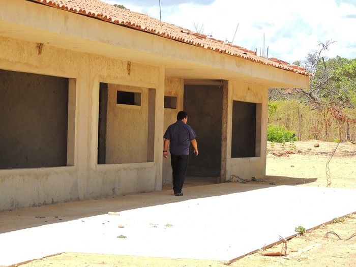 Vereador Chico Zaca visita obras em andamento na cidade - Imagem 23