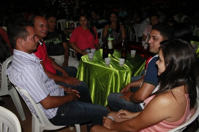 Funcionários participam da Festa de confraternização da Prefeitura de Miguel Alves Nesta Quinta-Feira (19/12), a Prefeitura de Miguel realizou a conf - Imagem 12