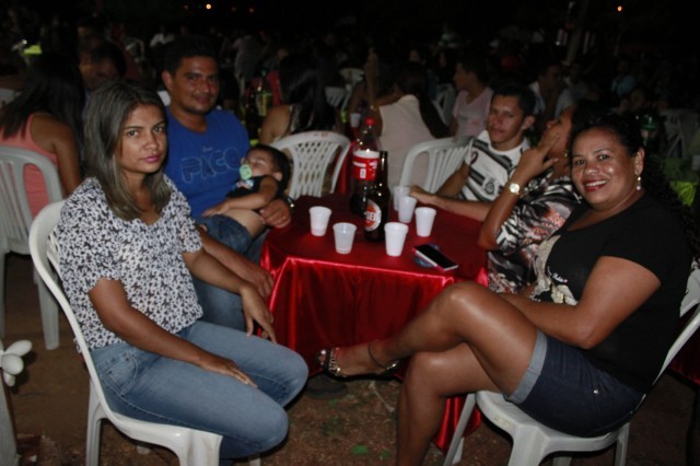 Funcionários participam da Festa de confraternização da Prefeitura de Miguel Alves Nesta Quinta-Feira (19/12), a Prefeitura de Miguel realizou a conf - Imagem 11