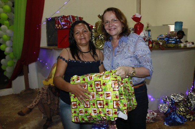 Funcionários participam da Festa de confraternização da Prefeitura de Miguel Alves Nesta Quinta-Feira (19/12), a Prefeitura de Miguel realizou a conf - Imagem 44