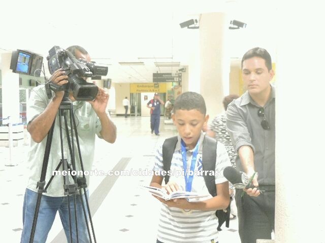Secretário de educação Claudio Cesar recebe Paulo Henrique no aeroporto de Teresina - Imagem 6