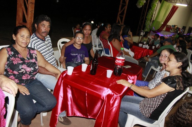 Funcionários participam da Festa de confraternização da Prefeitura de Miguel Alves Nesta Quinta-Feira (19/12), a Prefeitura de Miguel realizou a conf - Imagem 15