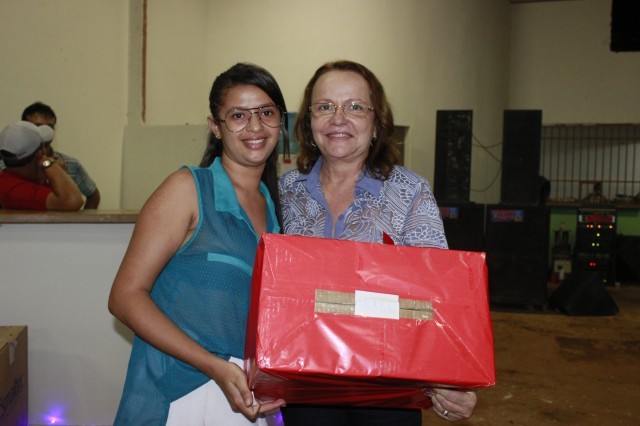 Funcionários participam da Festa de confraternização da Prefeitura de Miguel Alves Nesta Quinta-Feira (19/12), a Prefeitura de Miguel realizou a conf - Imagem 60