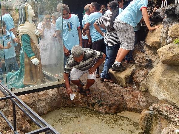 Homens do terço na Gruta de Betânia - Imagem 6
