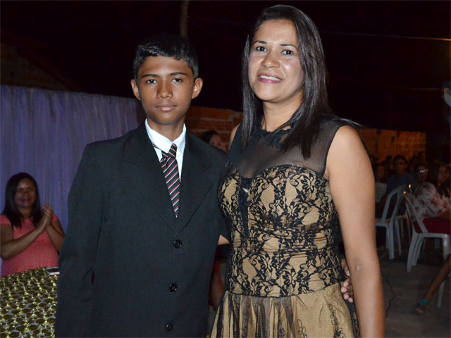 Concludentes da Escola Nova Veneza recebem outorga de grau - Imagem 27