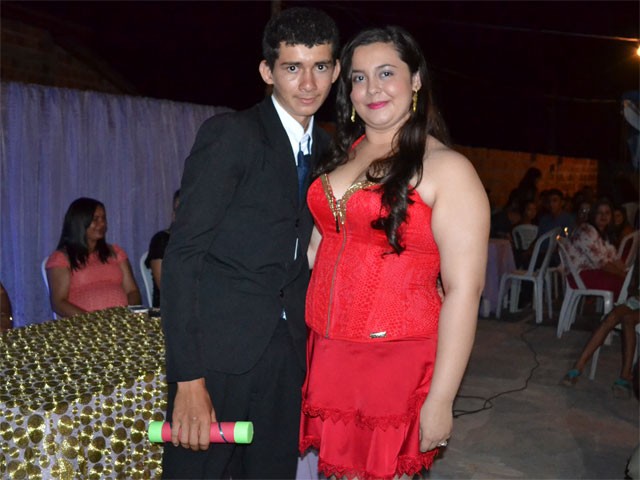 Concludentes da Escola Nova Veneza recebem outorga de grau - Imagem 26