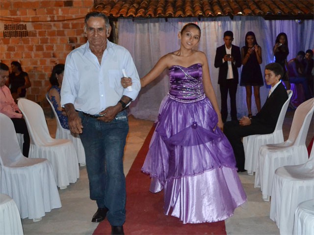 Concludentes da Escola Nova Veneza recebem outorga de grau - Imagem 15