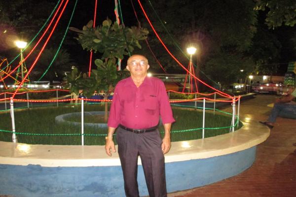 Prefeito Luiz Neto inaugura nova iluminação na praça da igreja da matriz - Imagem 2