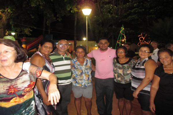 Prefeito Luiz Neto inaugura nova iluminação na praça da igreja da matriz - Imagem 74