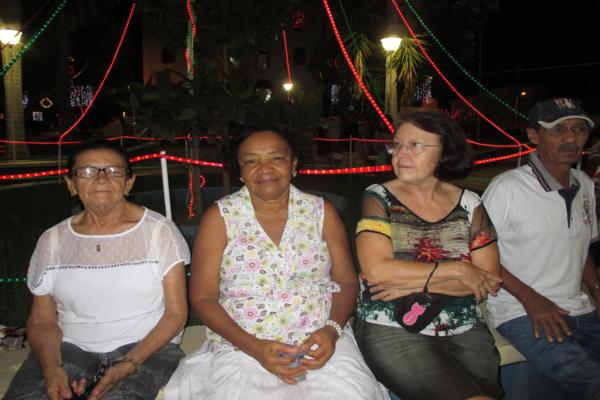 Prefeito Luiz Neto inaugura nova iluminação na praça da igreja da matriz - Imagem 61