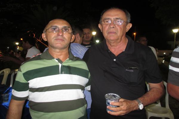 Prefeito Luiz Neto inaugura nova iluminação na praça da igreja da matriz - Imagem 48