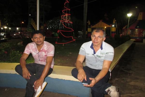 Prefeito Luiz Neto inaugura nova iluminação na praça da igreja da matriz - Imagem 9