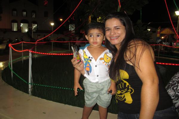 Prefeito Luiz Neto inaugura nova iluminação na praça da igreja da matriz - Imagem 59