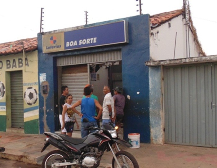 Casa lotérica é arrombada e incendiada em Porto-Pi - Imagem 4